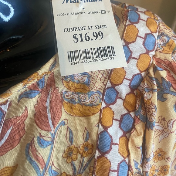 Top - Picture 2 of 6